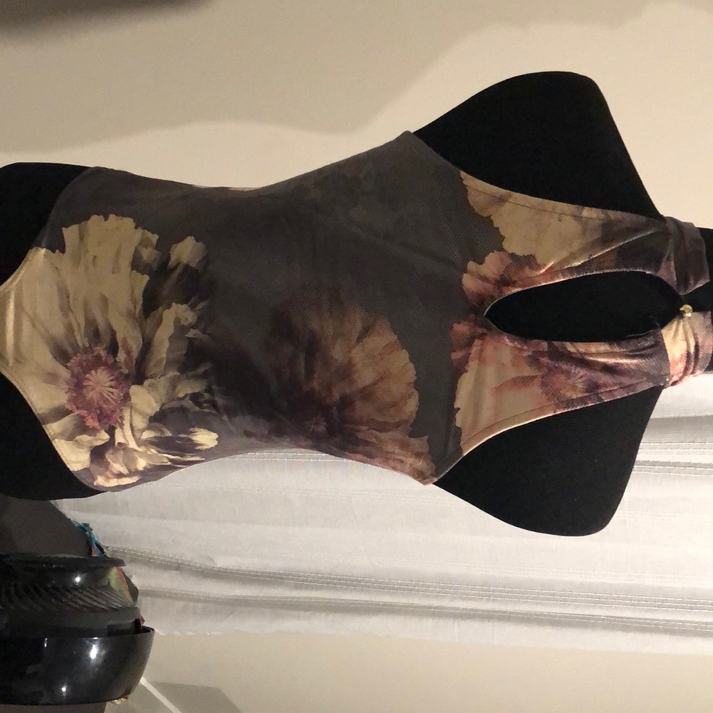 Bodysuit - Picture 3 of 4